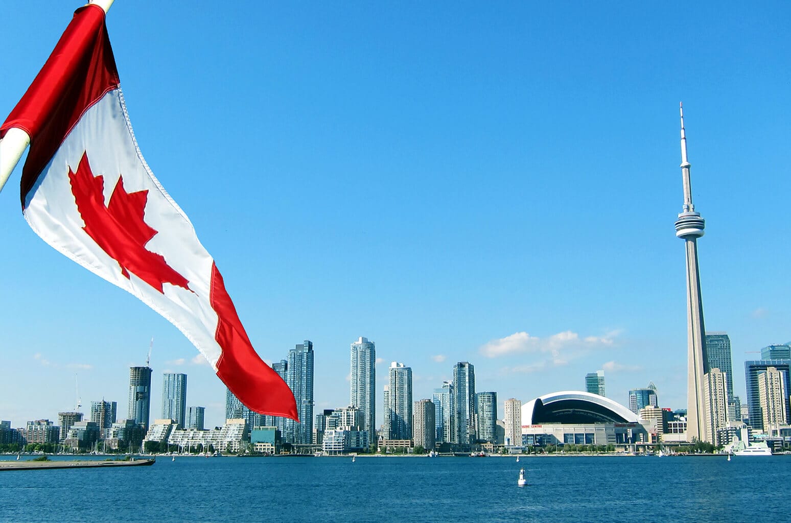 Top 9 Reasons to move to Canada Buildings for Sale in Toronto